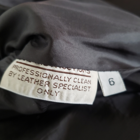 Leather skirt. WAIST - Picture 9 of 9